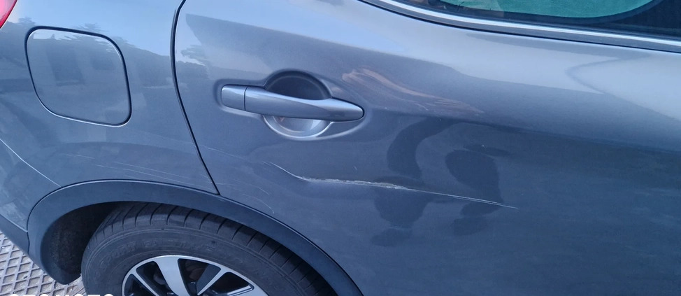 Nissan Qashqai cena 59900 przebieg: 79300, rok produkcji 2016 z Poznań małe 29